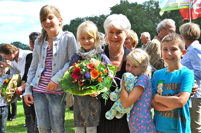 26-Oma en de kleinkinderen.jpg - Oma en de kleinkinderen.